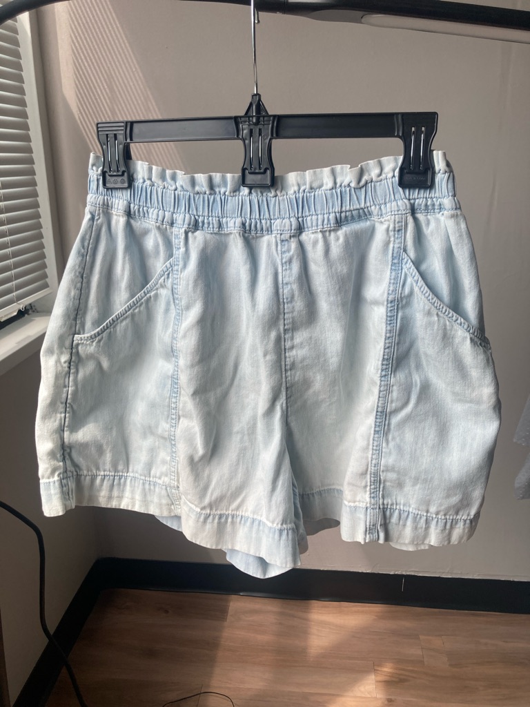 Elizabeth And James Pull On Short Elastic Waist Size M